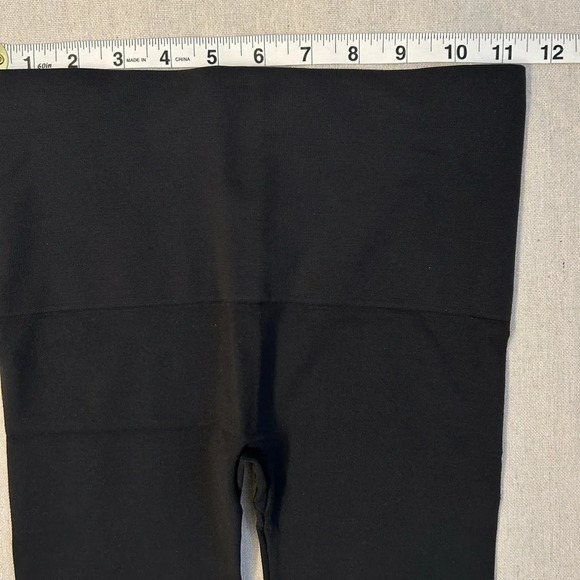 Spanx Assets Red Hot Label Black Leggings Size Small - Picture 3 of 6